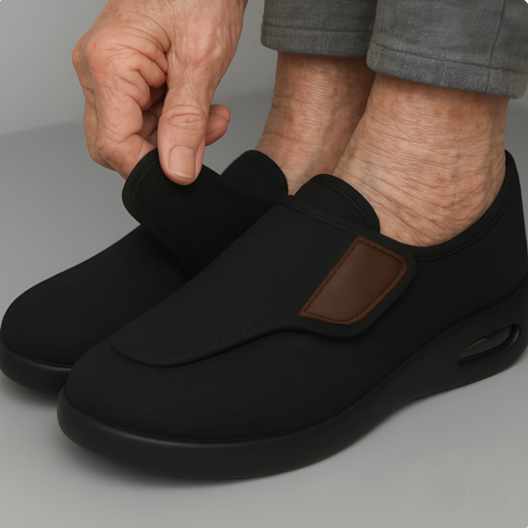 Justerbar unisex diabetessko med borrelås for enkel tilpasning til brede og hovne føtter. Ortopedisk støtte.
