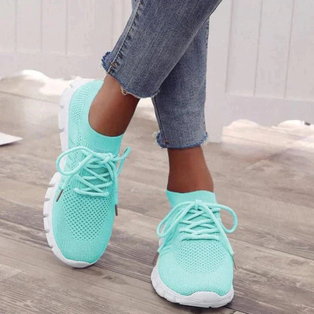 Moderne snøresko for kvinner. Lette damesneakers som kombinerer stil med optimal komfort for hverdagsbruk.