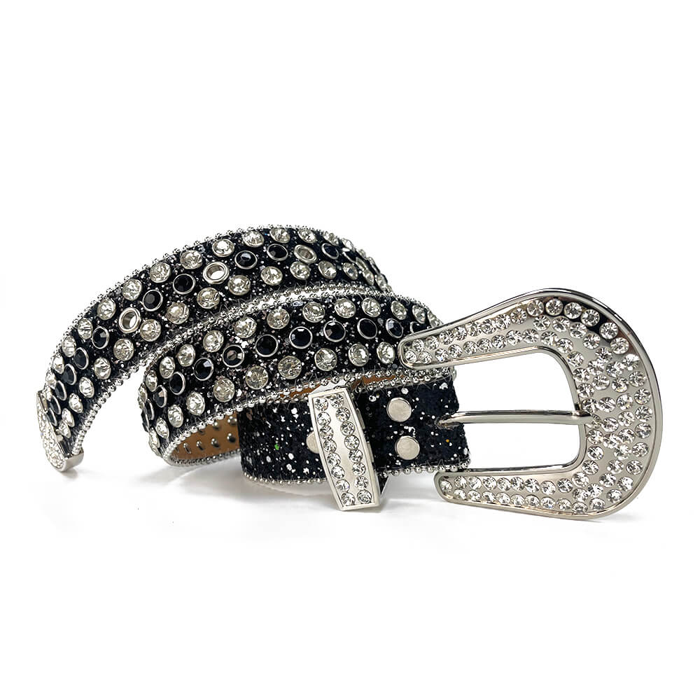 Moderne glitrende belte med rhinestones, et unisex motetilbehør for å fullføre looken.