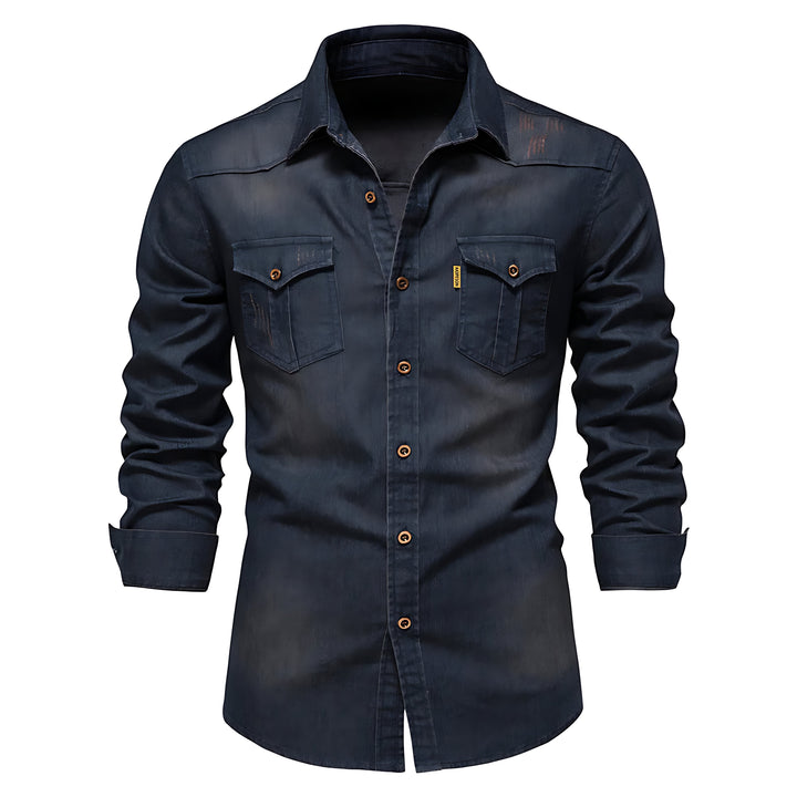 Komfortabel casual blå denimskjorte for herre, med lange ermer for fritid og hverdagsstil.