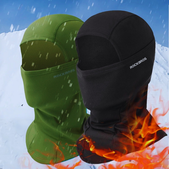 Unisex balaklava i aksjon, perfekt for skitur. Varm, pustende og beskyttende mot vinterkulden.