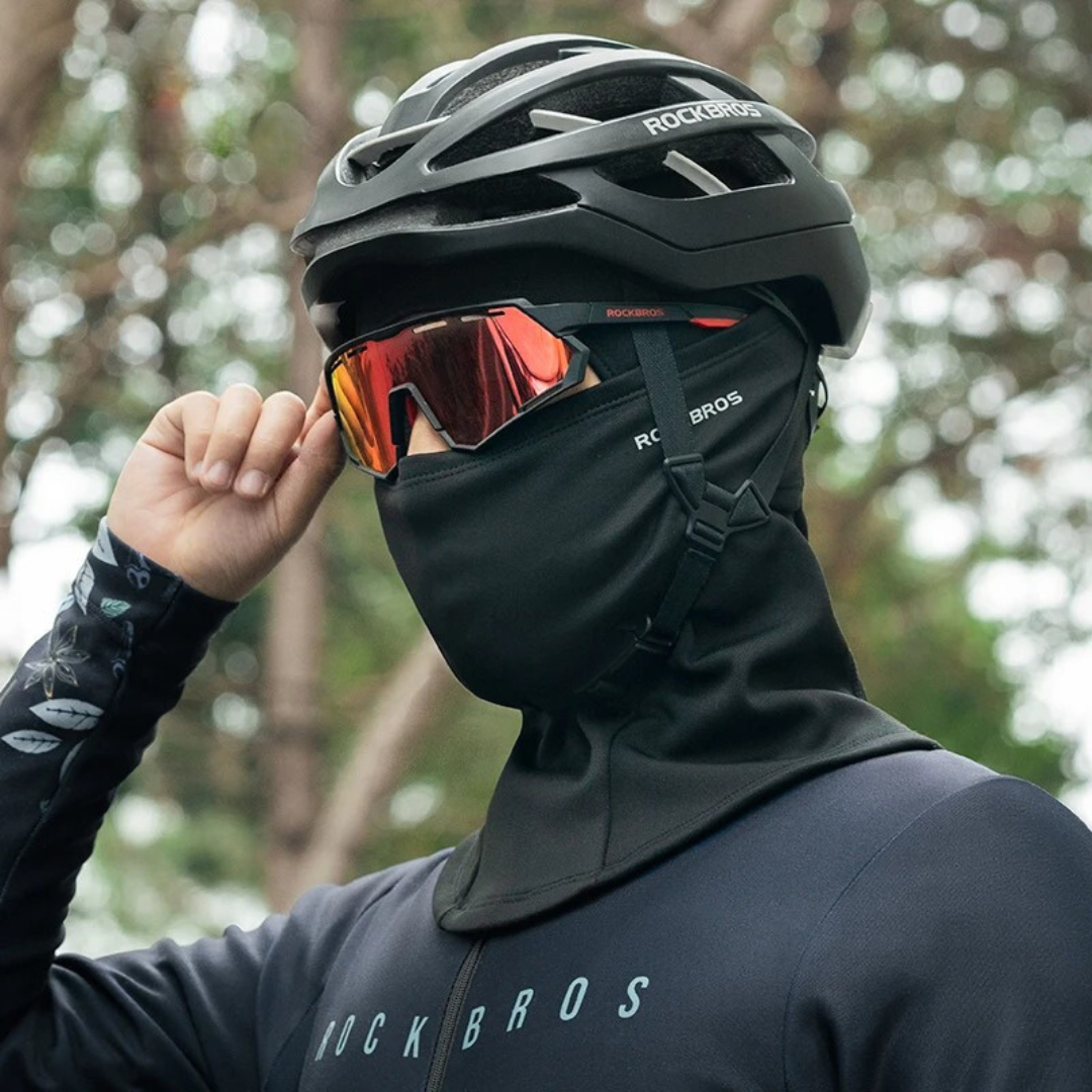 Ergonomisk utformet balaklava for unisex passform. Ideell for utendørs trening i kaldt vintervær.