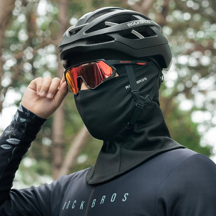 Ergonomisk utformet balaklava for unisex passform. Ideell for utendørs trening i kaldt vintervær.