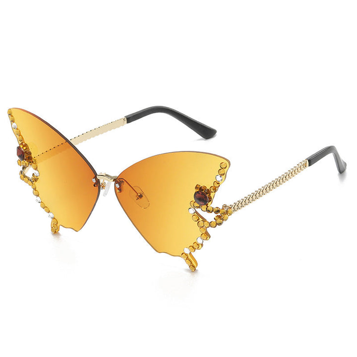 Perfekt gave: elegante sommerfugl solbriller for kvinner med diamantdetaljer og UV400.