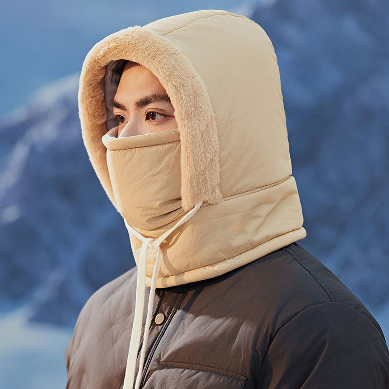 Trendy pelskledd skihue med varme øreklaffer, et must for vintergarderoben.