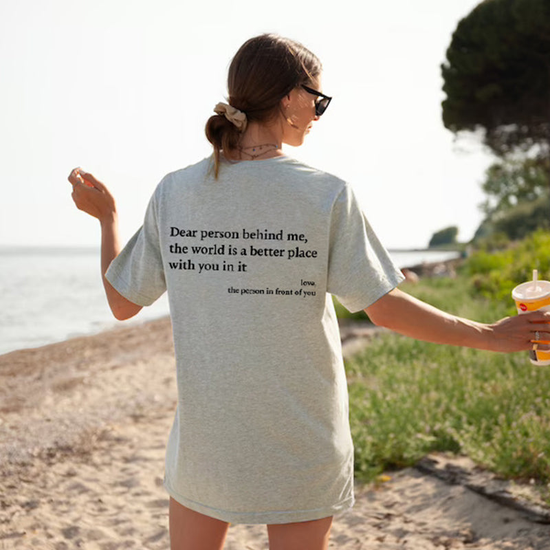 'You Are Enough' t-skjorte, et moderne og positivt tillegg til damegarderoben.