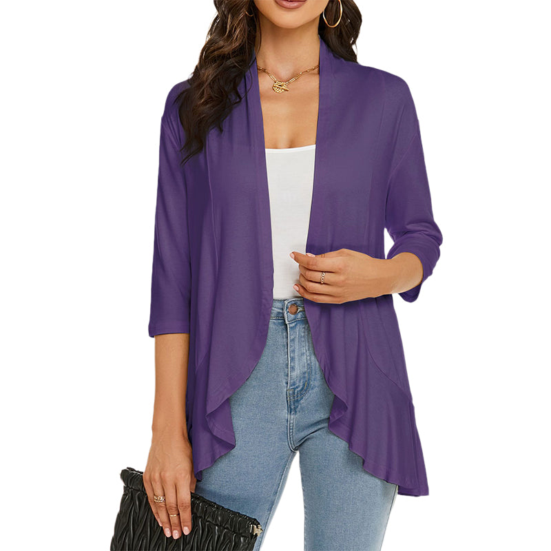 Sommercardigan i lett materiale for kvinner. Komfortabel og stilfull, ideell for varme kvelder.