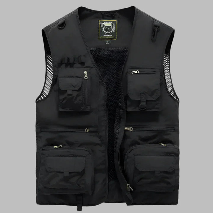 Stilig casual herre sommer vest, flerlommet for praktisk oppbevaring. Ideell for hverdagsbruk og et sporty fritidsantrekk.