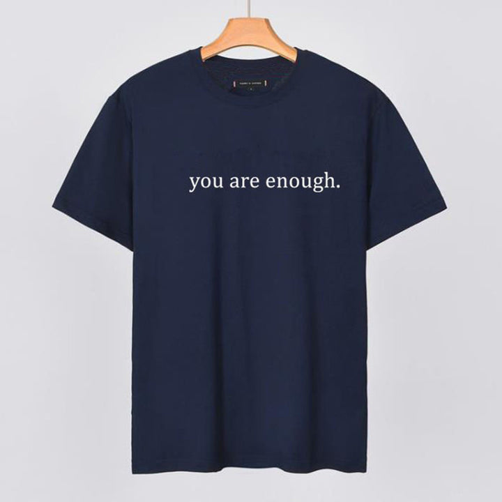 'You Are Enough' t-skjorte for kvinner, en påminnelse om egenverdi og ro.