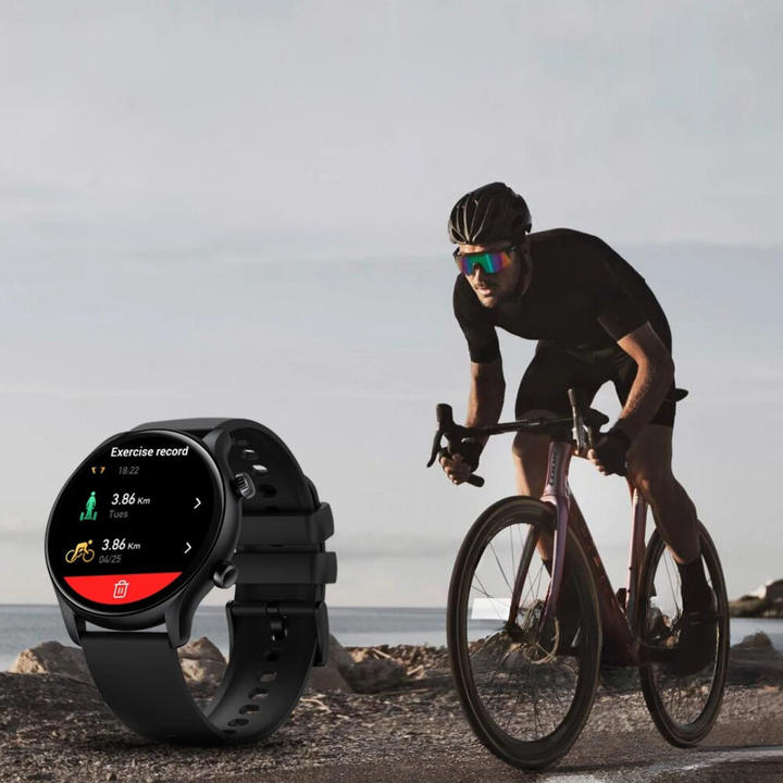 Detalj av smartklokke med lilla reim, HD-skjerm og talefunksjon. Utmerket for fitness og helseoversikt.