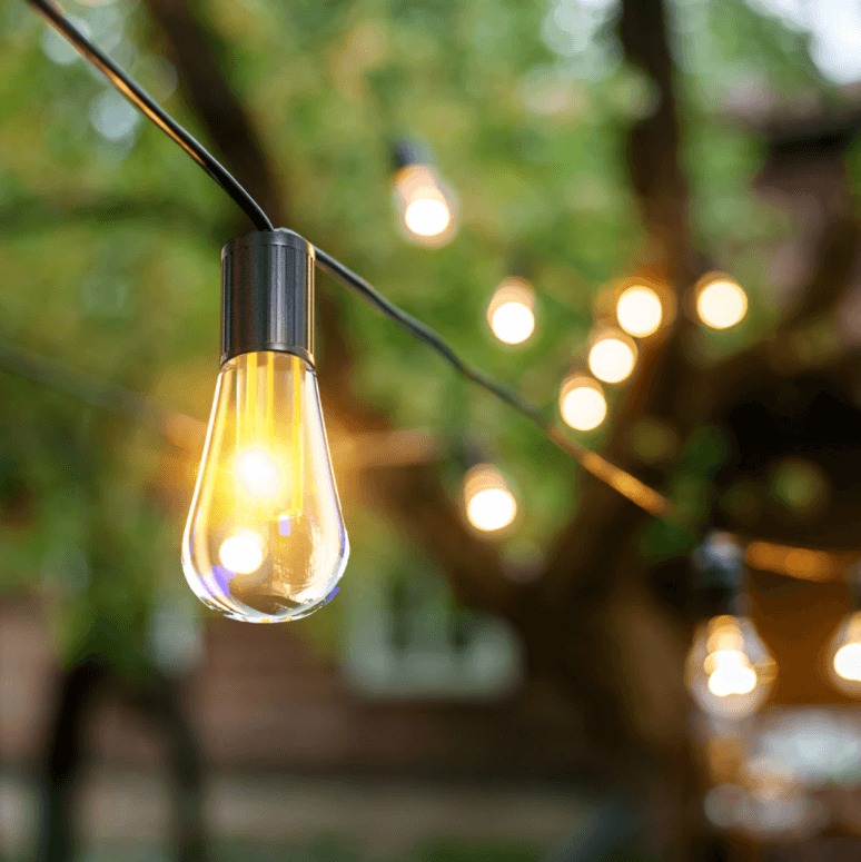 Miljøvennlige solcelledrevne LED lys. Energieffektiv utendørsbelysning til din balkong.
