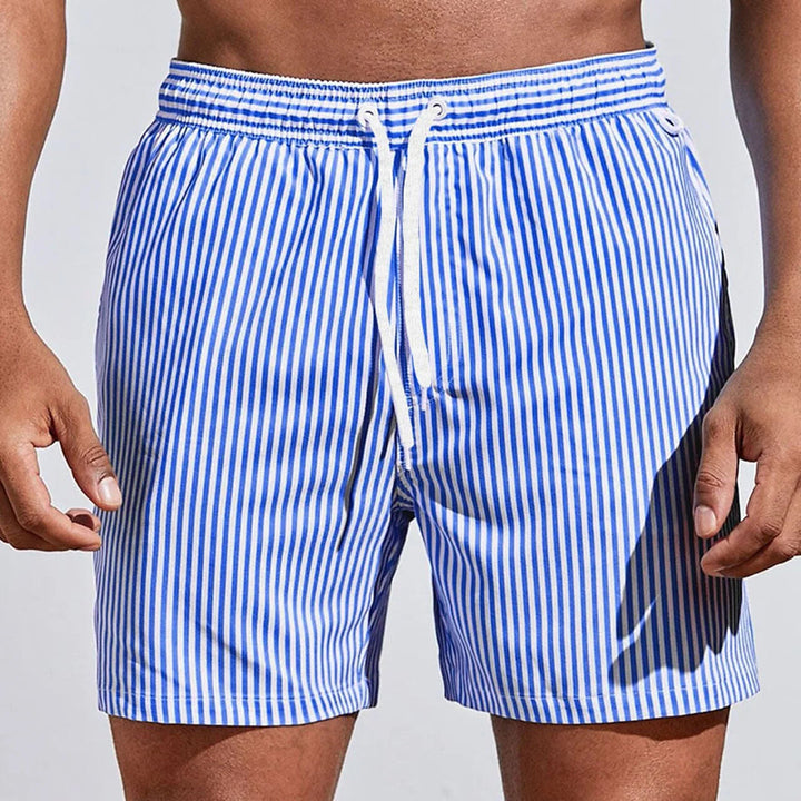 Moderne menns sommershorts med casual stil, ideell for fritid, varme dager og behagelig bruk.