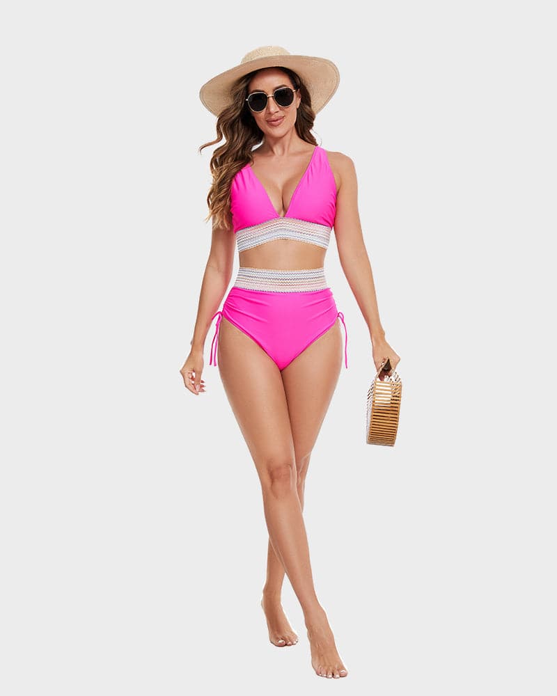Sommer bikini: formende badetøy med magekontroll for selvsikre kvinner.