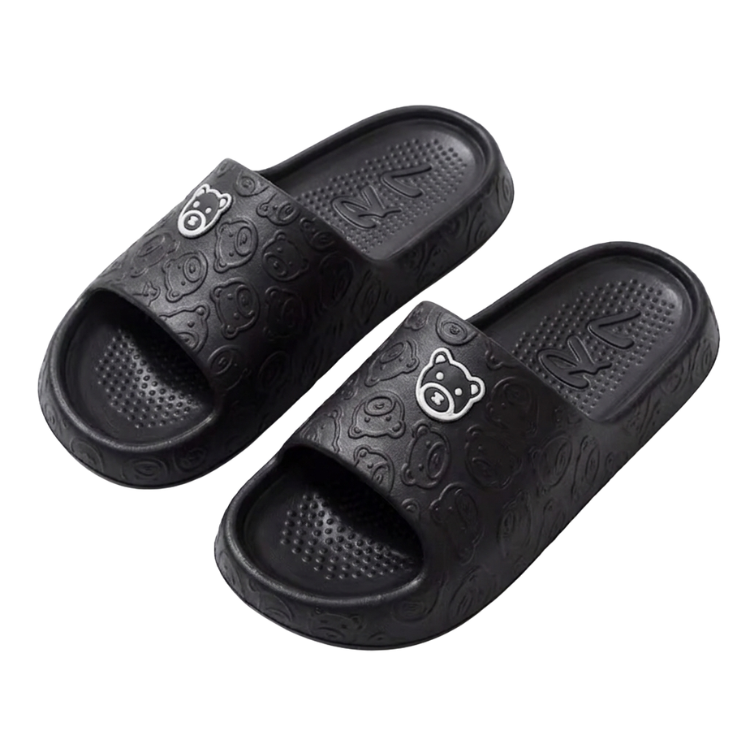 Unisex bjørnetøfler med myk EVA-såle, perfekt for komfortabel avslapning hjemme.