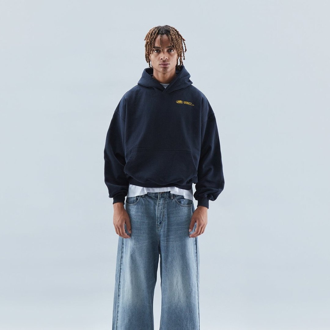 Varm pullover hettegenser, unisex og oversized, med trendy 'With Love'-trykk.
