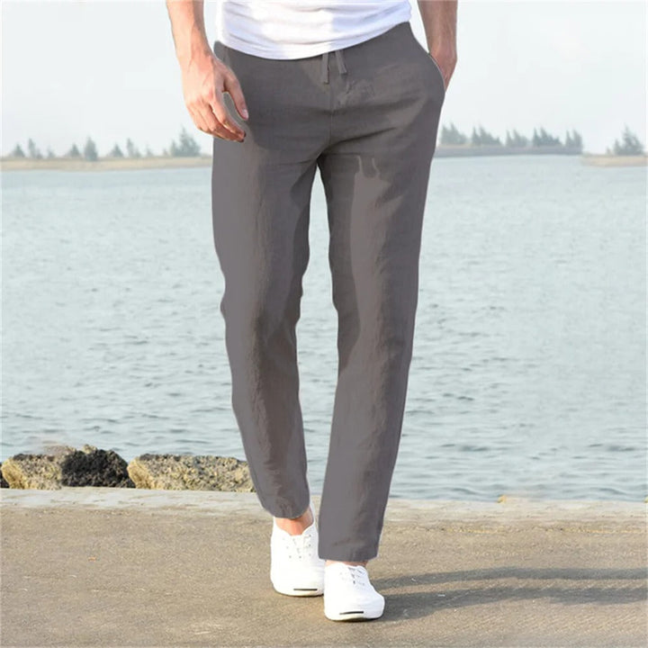 Moderne streetwear herrebukser, ensfarget og komfortabel for urban stil.