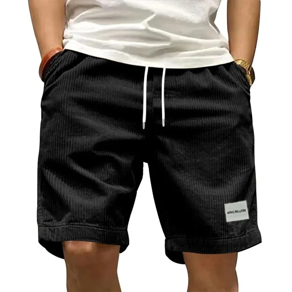 Klassiske cargoshorts for menn i retro stil, perfekt for sommer og fritid.
