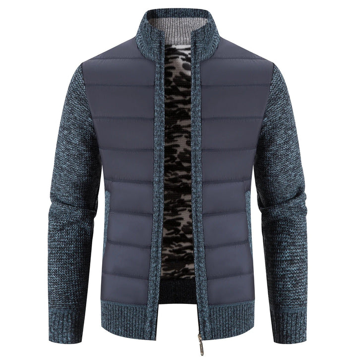 Sideprofil av en casual vinterjakke for menn, ensfarget baseballjakke som kombinerer stil med varme.