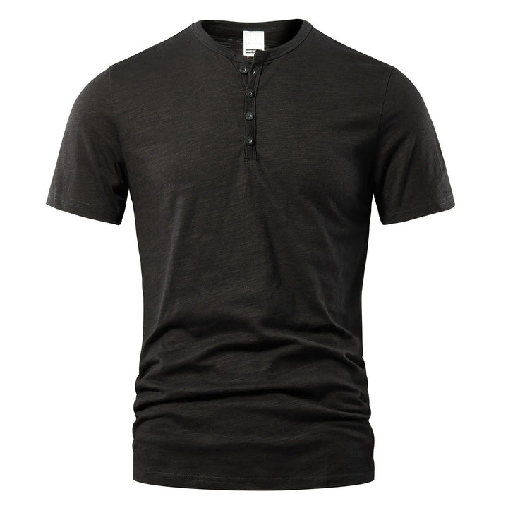Herre henley t-skjorte i myk bomull, perfekt for sommeren. Komfortabel og stilfull.