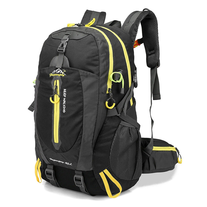 Robust 40 liters unisex ryggsekk, vannavstøtende design for reise, camping og fotturer i all slags vær.