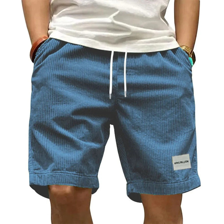 Slitesterke retro cargoshorts for menn, med god passform og tidløst design til sommer.