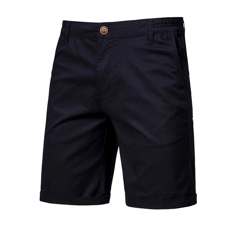 Stilren menns shorts for varme dager. Allsidig fritidsbekledning for sommer.