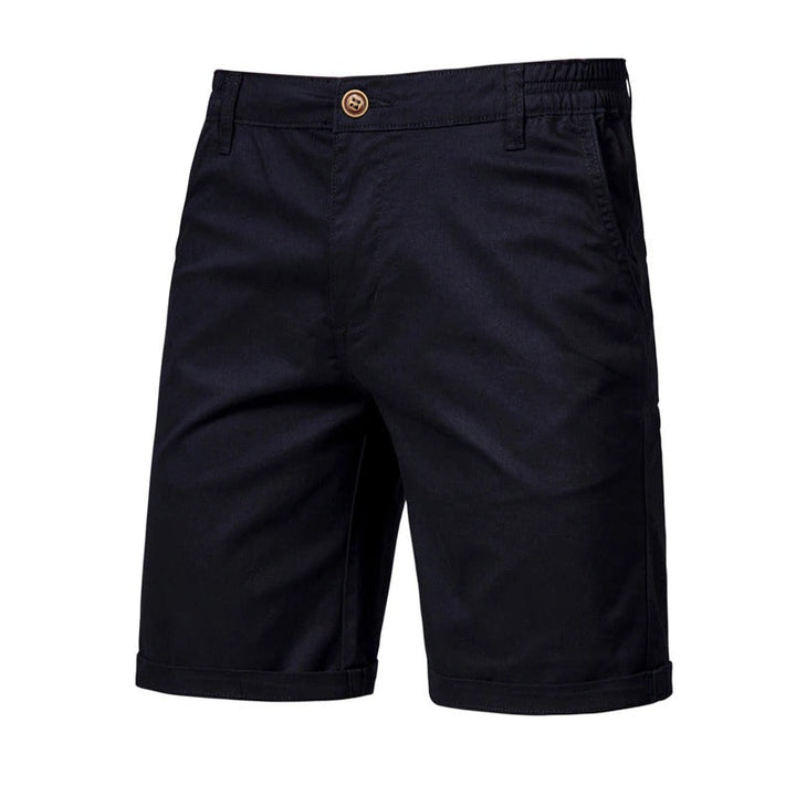 Stilren menns shorts for varme dager. Allsidig fritidsbekledning for sommer.