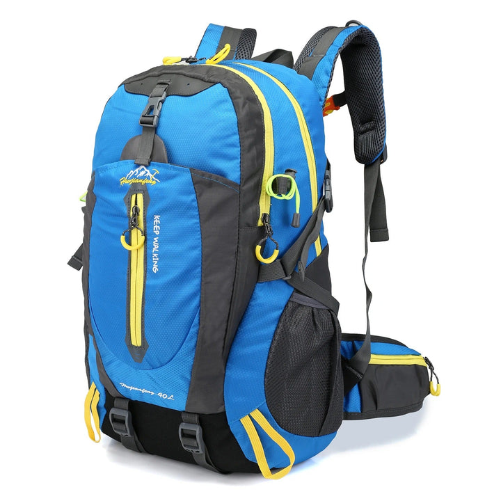 En stor 40L reise ryggsekk i sort, med ergonomiske stropper, klar for flyplass og lange turer.