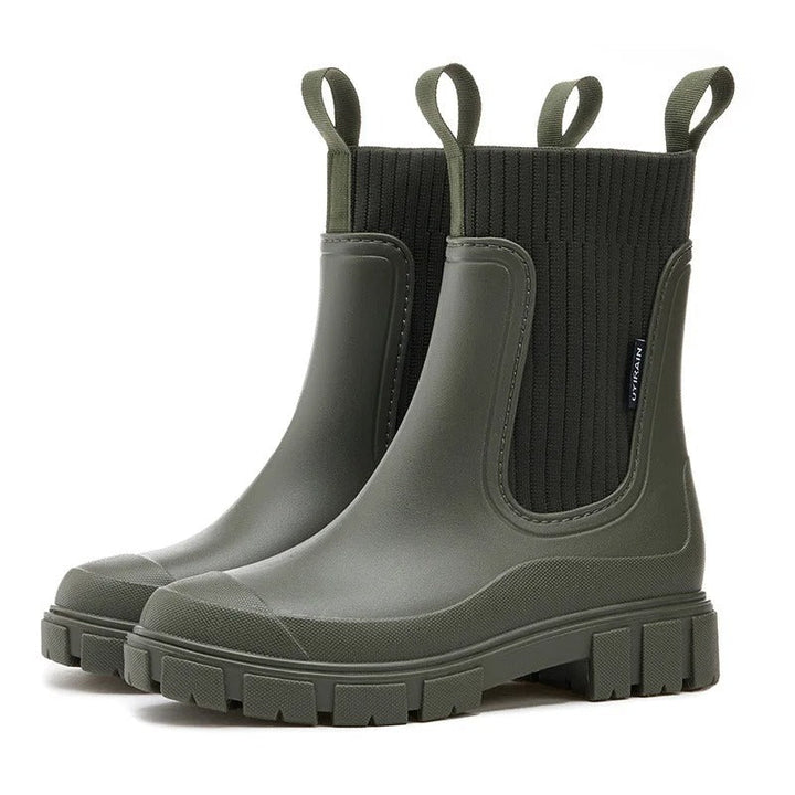 Komfortable slip-on plattformstøvler for kvinner. Trendy mote- og vinterstøvler som holder deg tørr.