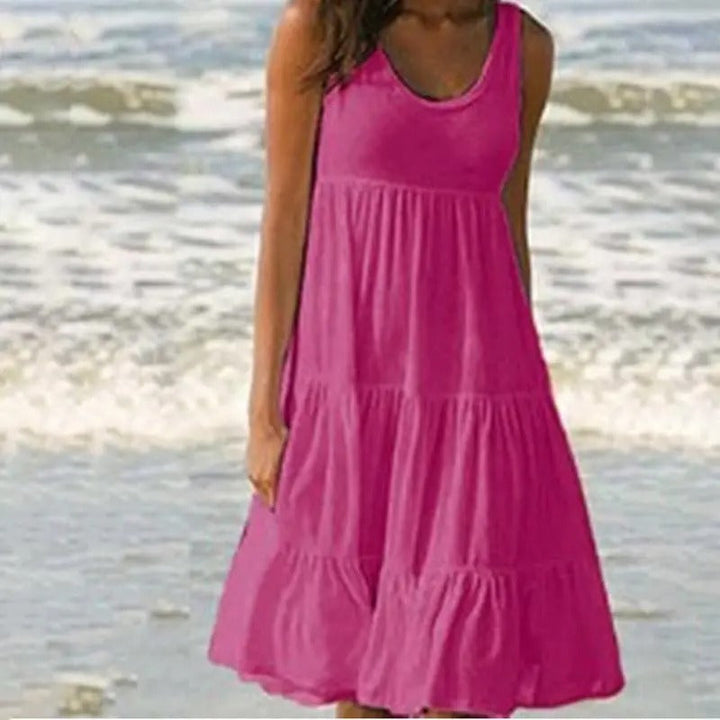 Tettsittende bodycon kjole for kvinner med trendy splitt og åpen rygg. Perfekt som elegant sommer- eller festkjole.
