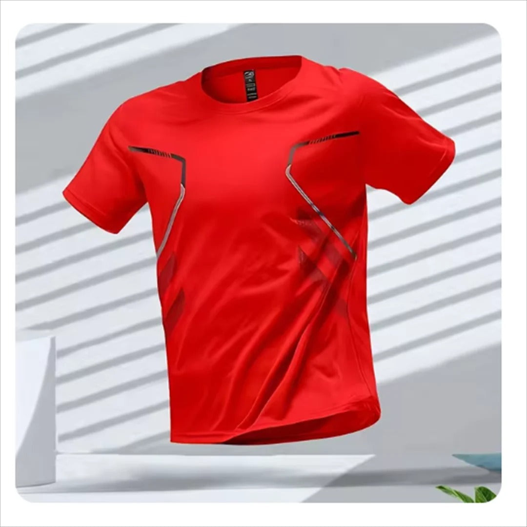 Nærbilde av pustende, hurtigtørkende herre sports t-skjorte. Perfekt for intens trening og aktiv aktivitet.
