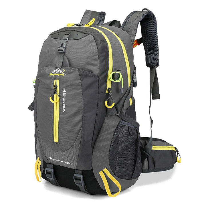 Unisex tursekk 40L for fotturer, solid og vannavstøtende. Perfekt laptopsekk for eventyrere.