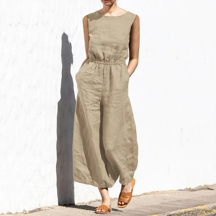 Flatterende dame jumpsuit med høy midje og vide ben. En komfortabel og elegant klassiker for garderoben.