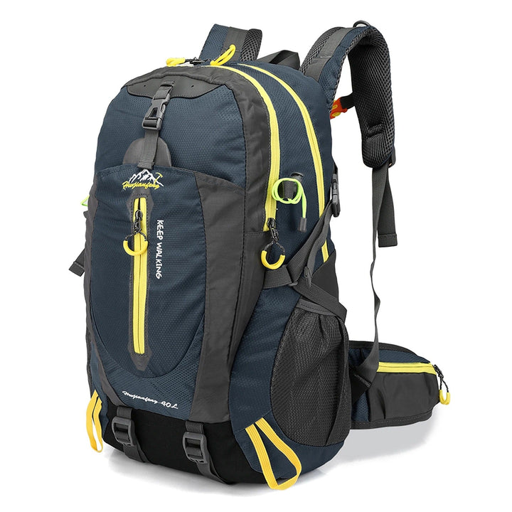 Komfortabel 40L unisex ryggsekk med pustende ryggpanel for lange fotturer og reiser.