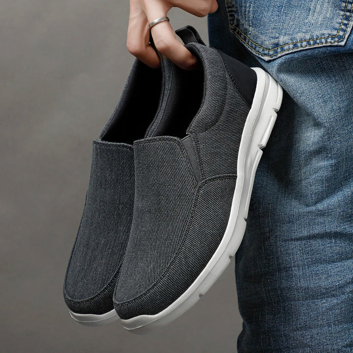 Menns allsidige sommersko, slip-on loafers for enkel påkledning og behagelig bruk hele dagen.