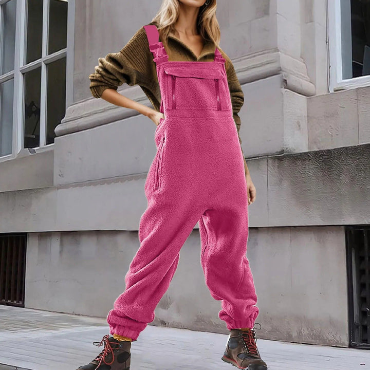 Stilfull, komfortabel damejumpsuit. Perfekt som enkelt antrekk for hverdag eller elegante anledninger.