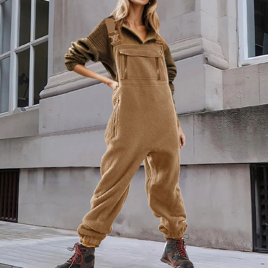 Kvinner elegant varm jumpsuit; komfortabel og stilfull. Mykt stoff, perfekt som enkelt antrekk for kalde dager.