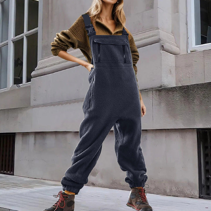 Behagelig og varm damejumpsuit i elegant design. Perfekt for casual og stilfull hverdagsbruk. Flerfarget.