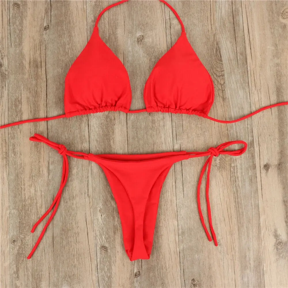 Push-up bikini sett for dame. Fremhev dine kurver med dette trendy badetøyet, perfekt for varme sommerdager.