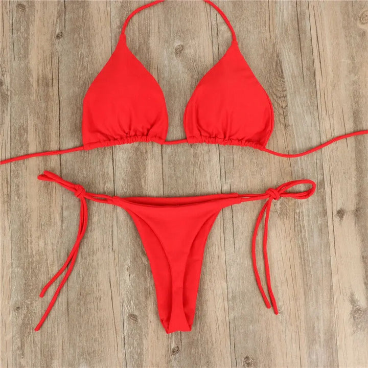 Push-up bikini sett for dame. Fremhev dine kurver med dette trendy badetøyet, perfekt for varme sommerdager.