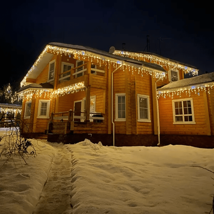 LED gardin lyslenke for utebruk, gir varmt og stemningsfullt lys på terrasse og balkong.