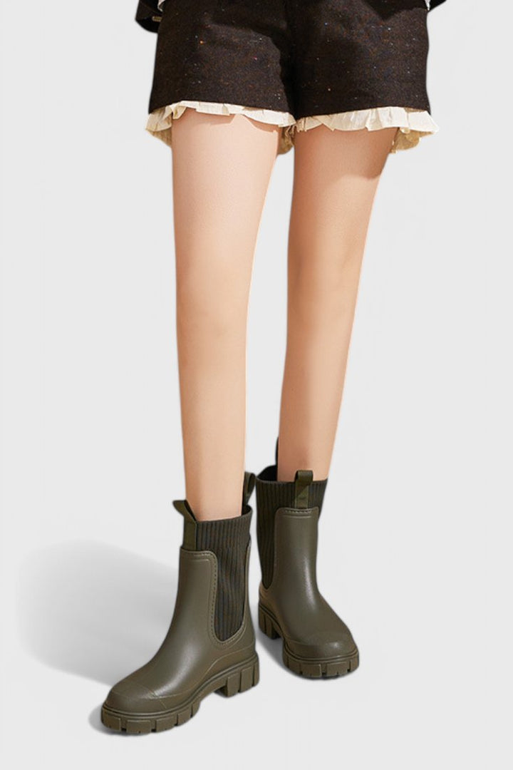 Komfortable vanntette Chelsea boots. Slitesterke damestøvler som holder føttene tørre hele dagen.
