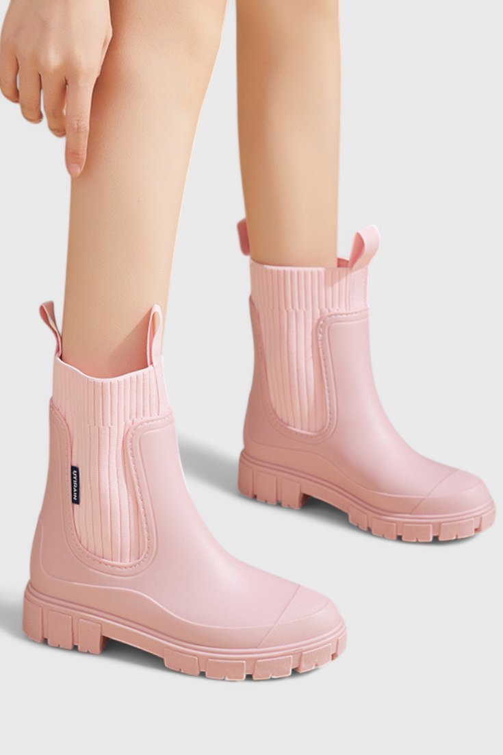 Stilige vanntette Chelsea boots for damer. Essensielle regnstøvler som passer til ethvert antrekk.
